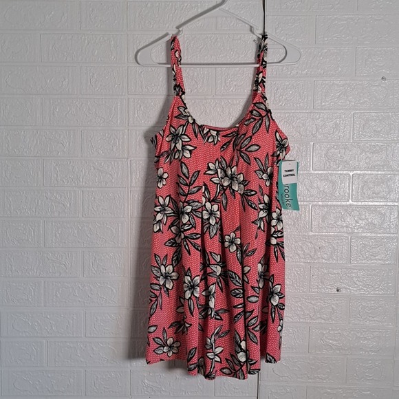 Penbrooke Catalina Pleated Tummy Control One Piece Swimsuit - Picture 5 of 11